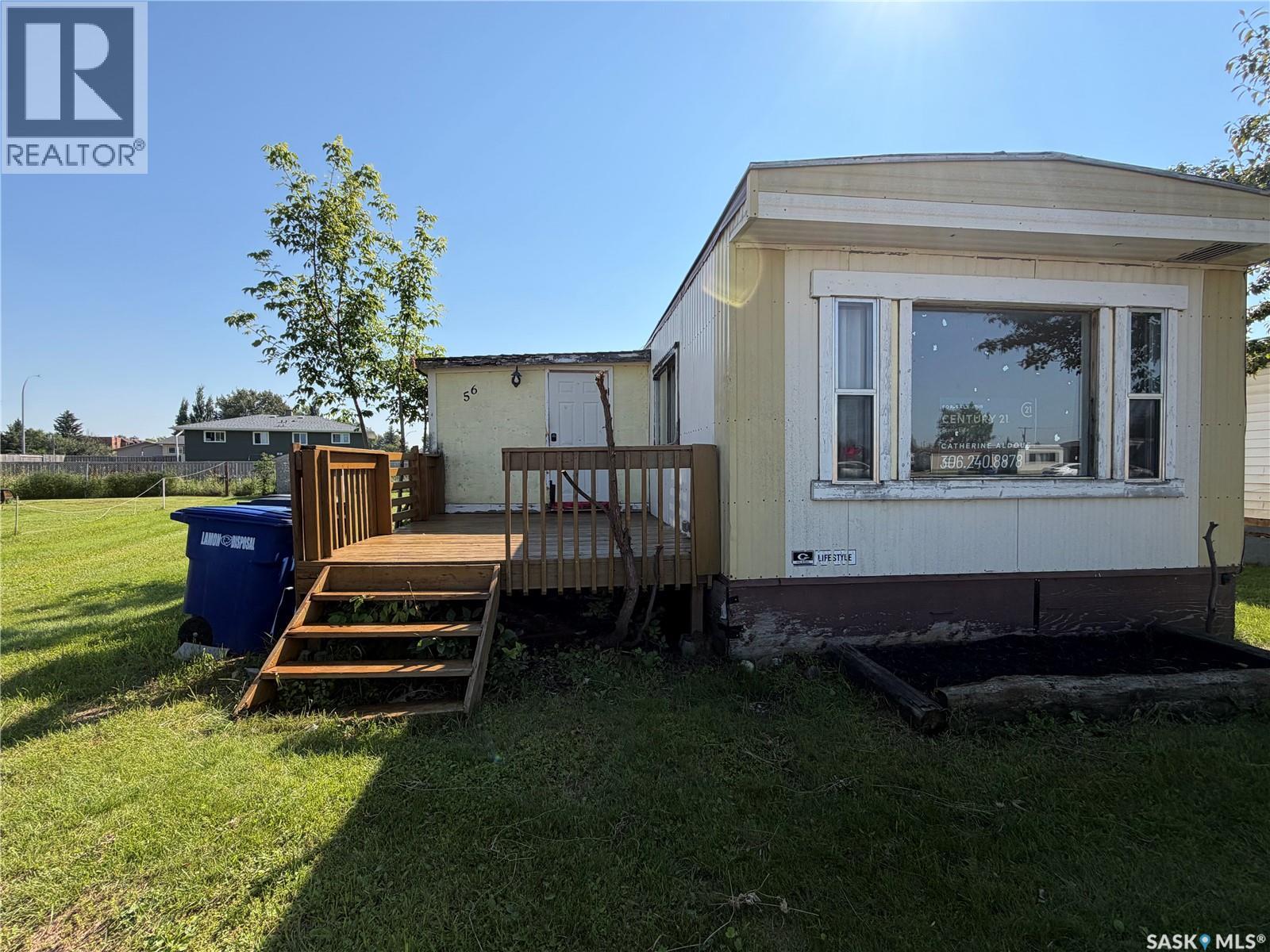 56 Clark CRESCENT - 1