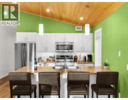 30 Takhini Meadows Drive, Whitehorse North, YT Y1A7A2 Photo 15