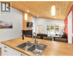 30 Takhini Meadows Drive, Whitehorse North, YT Y1A7A2 Photo 37