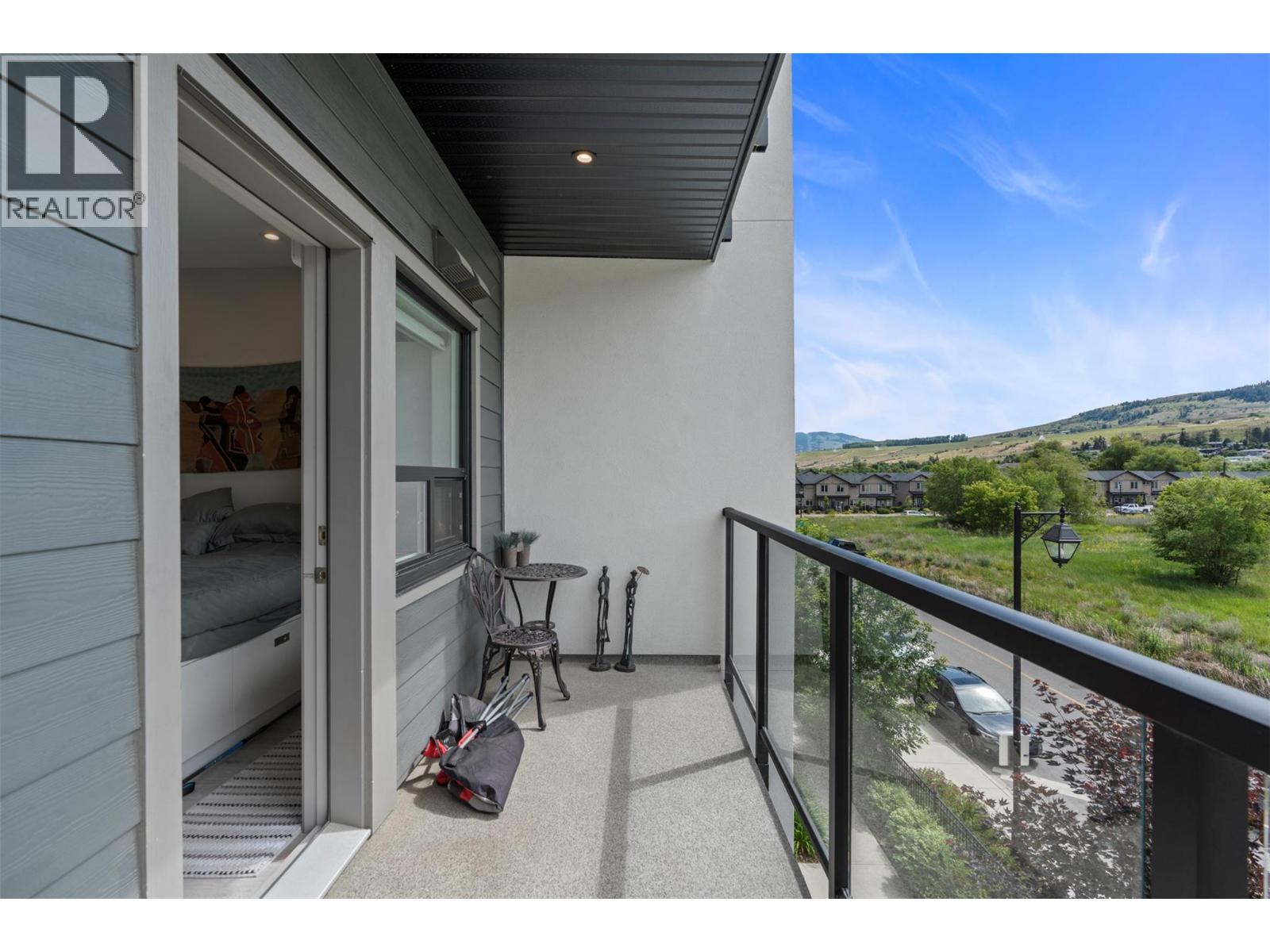 #303 2555 Lakeshore Road - 35