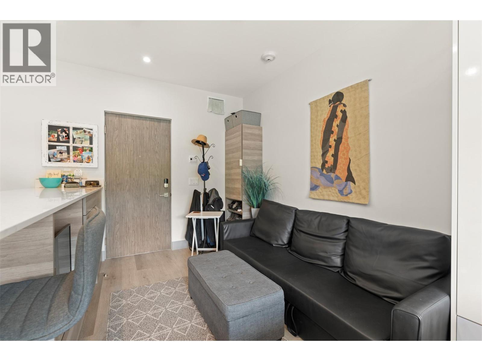 #303 2555 Lakeshore Road - 20