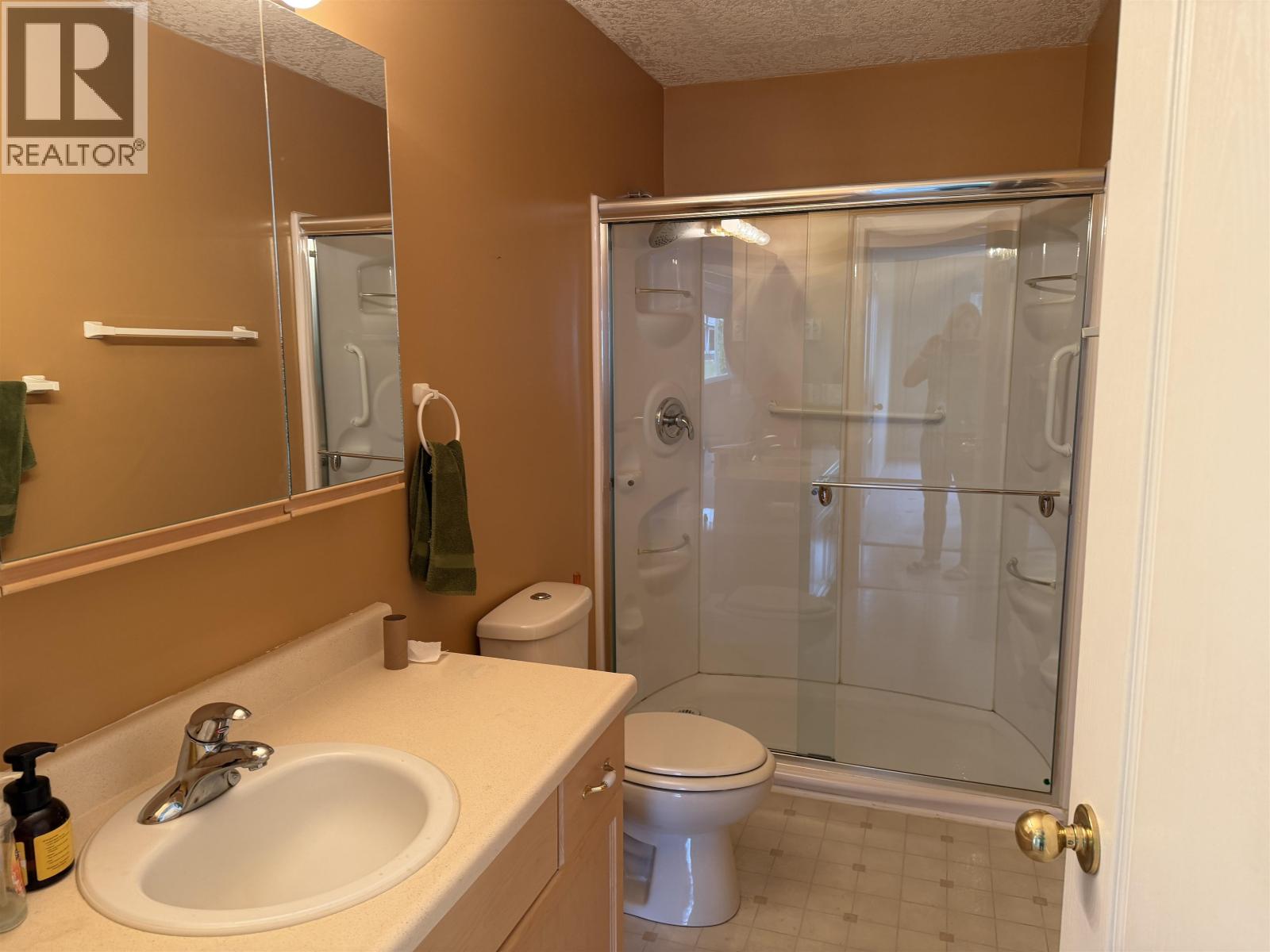 #1 1686 MAIN STREET - 8