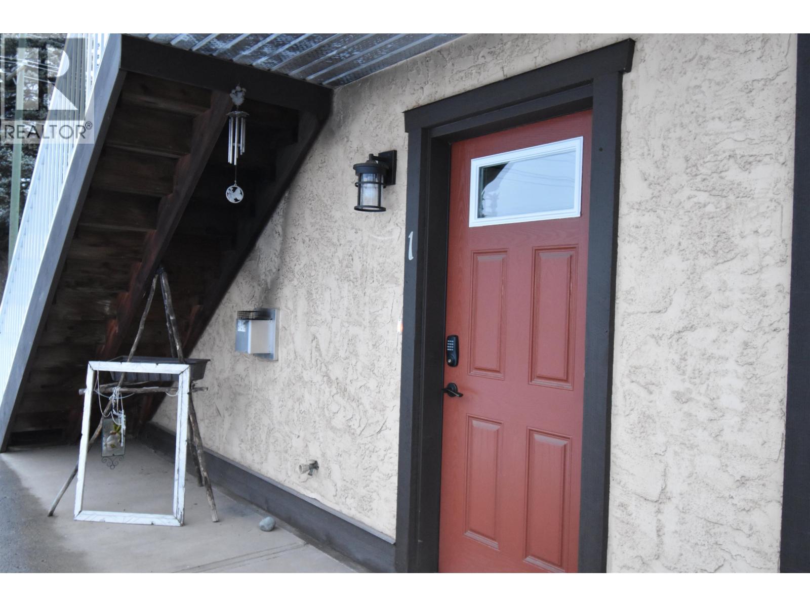 1 1686 MAIN STREET, Smithers