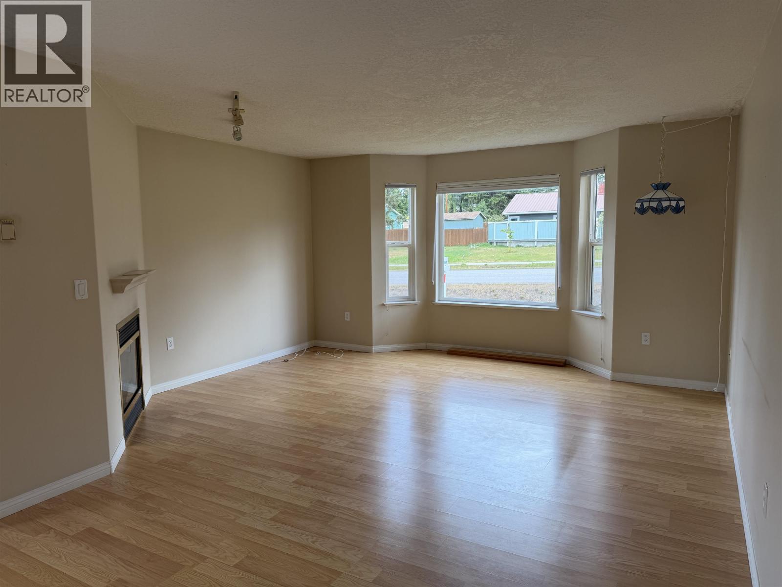 1 1686 MAIN STREET, Smithers