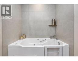 907 622 Admirals Rd, Esquimalt, BC V9A2N7 Photo 19