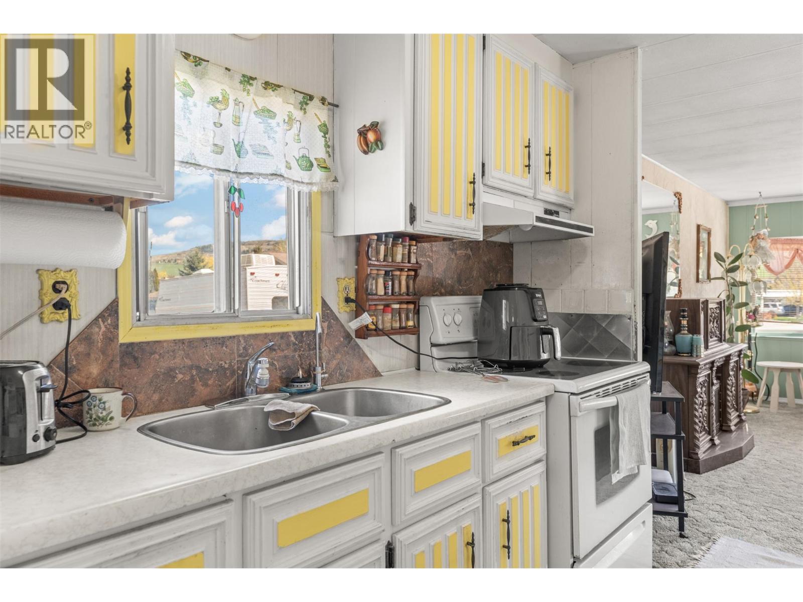 #36 2727 Lakeshore Road - 9