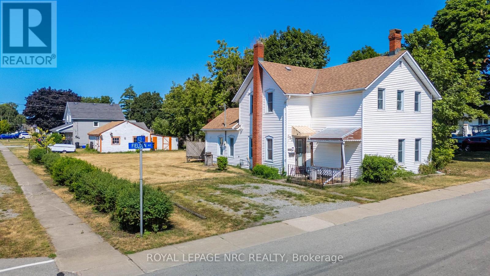 592 FIELDEN AVENUE - 1