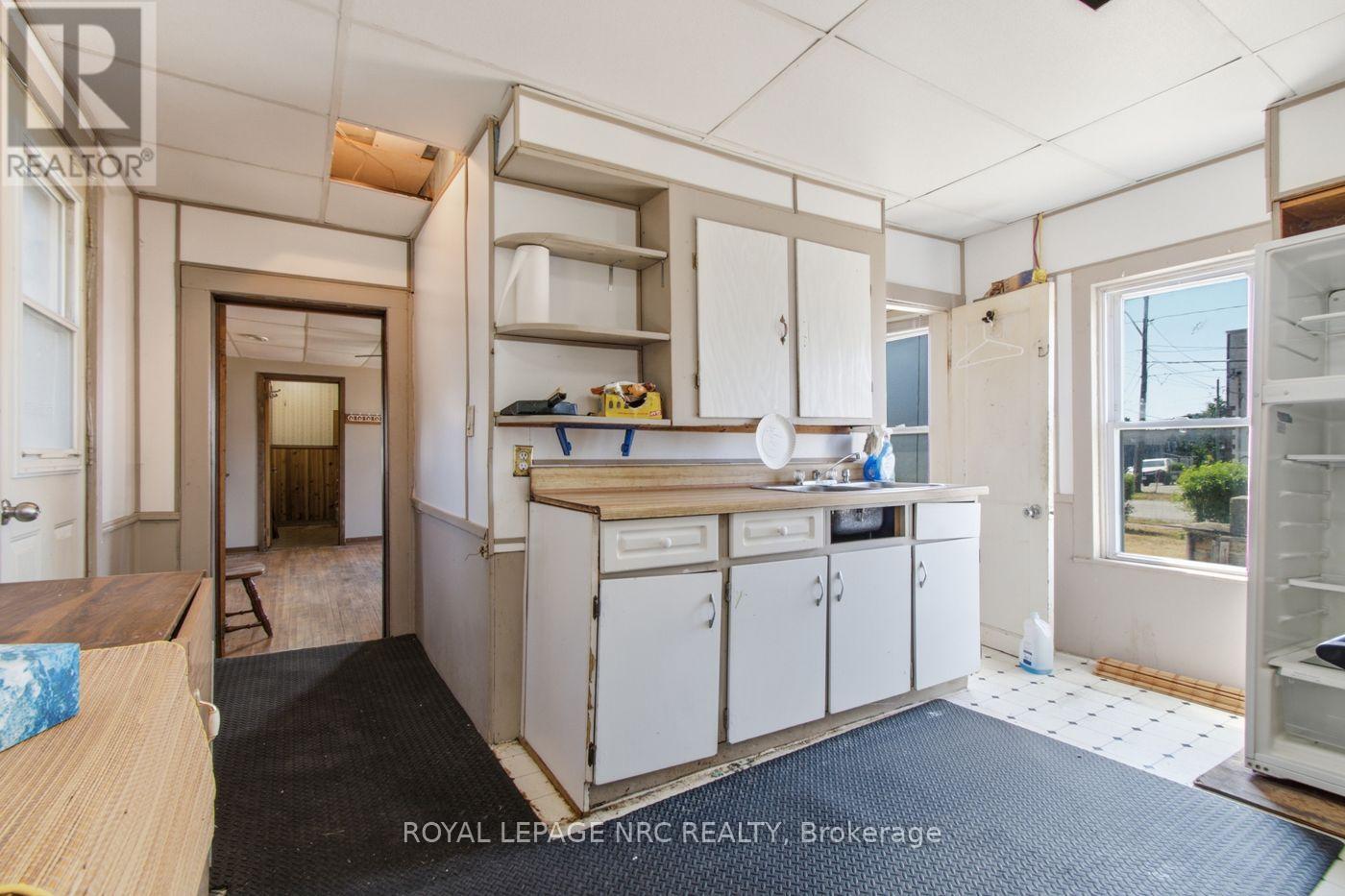 592 FIELDEN AVENUE - 16