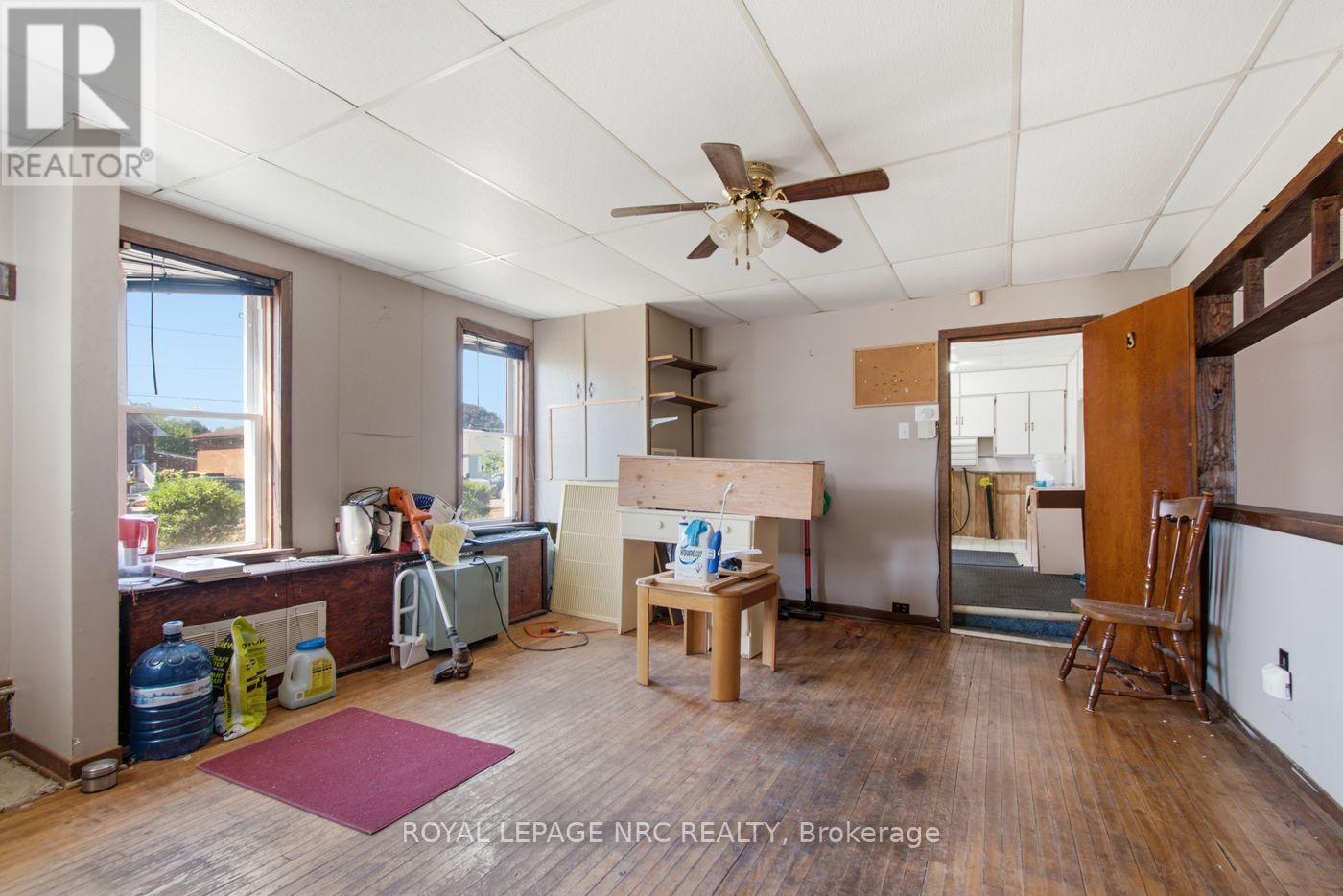 592 FIELDEN AVENUE - 3
