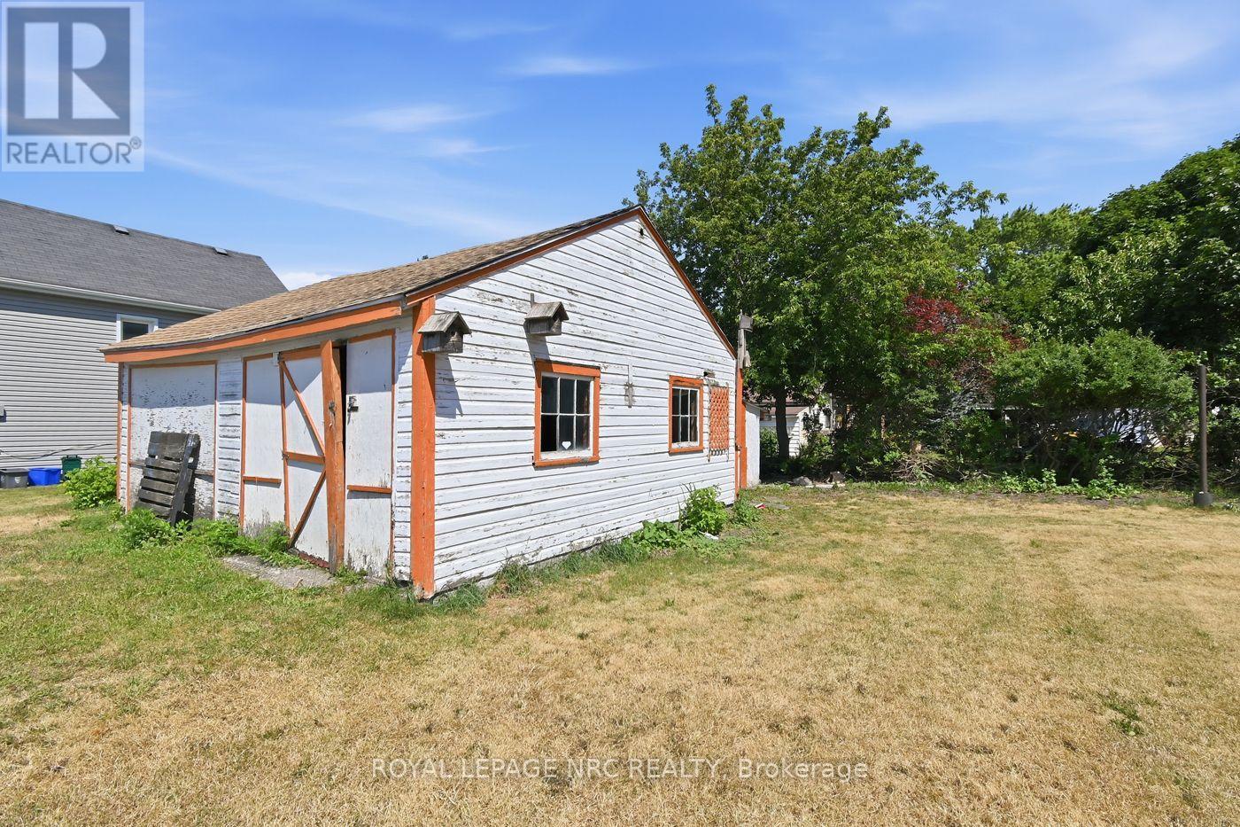592 FIELDEN AVENUE - 30