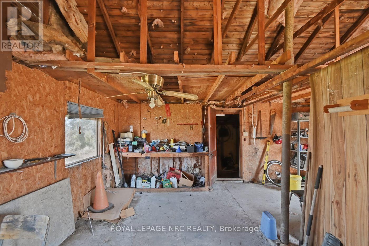 592 FIELDEN AVENUE - 32