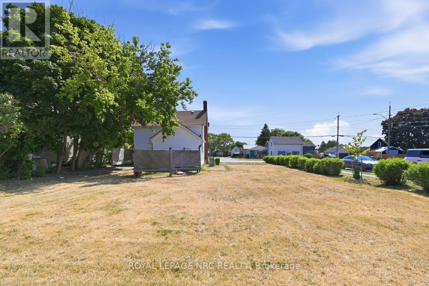 592 FIELDEN AVENUE - 34