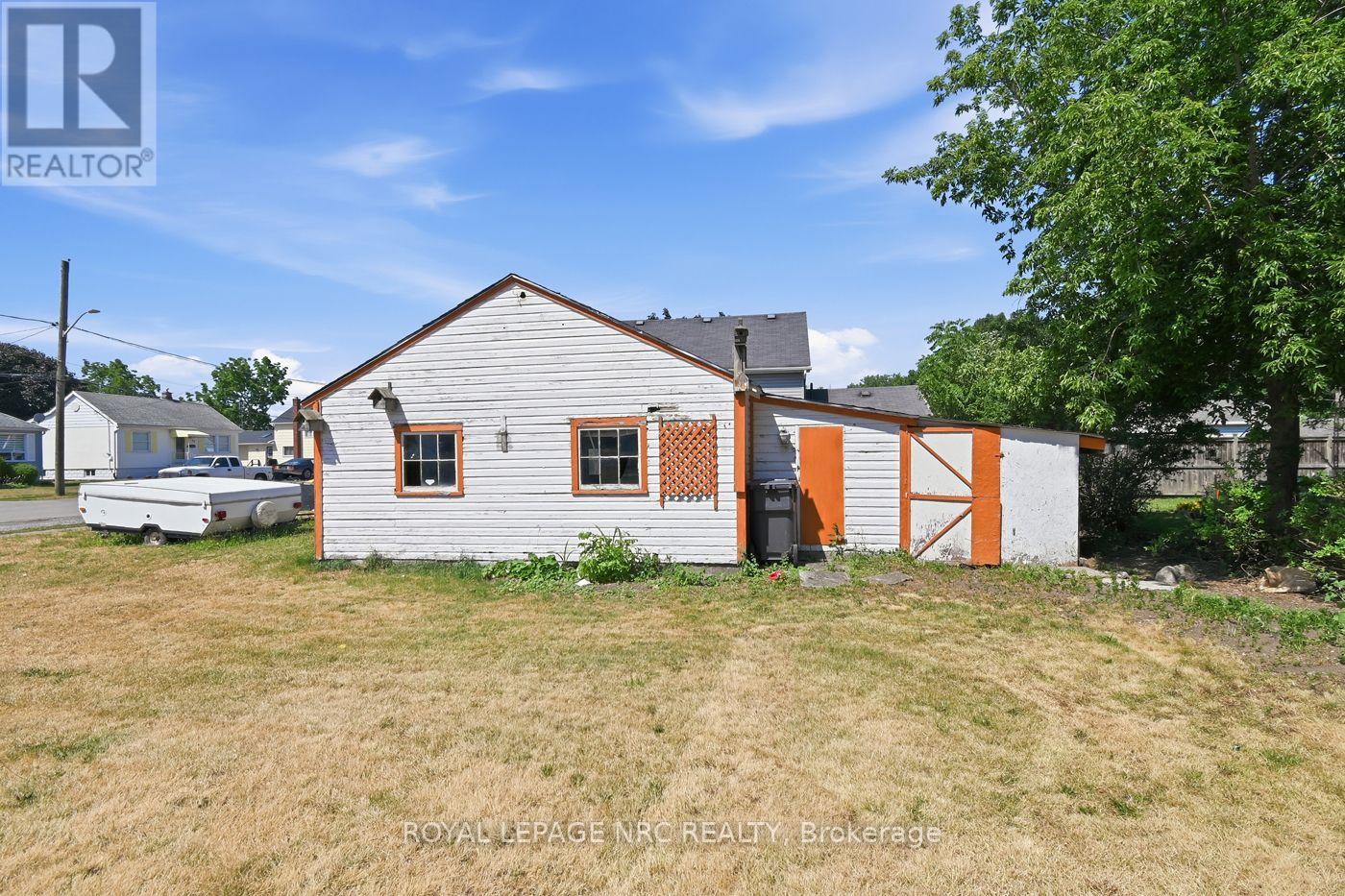 592 FIELDEN AVENUE - 35
