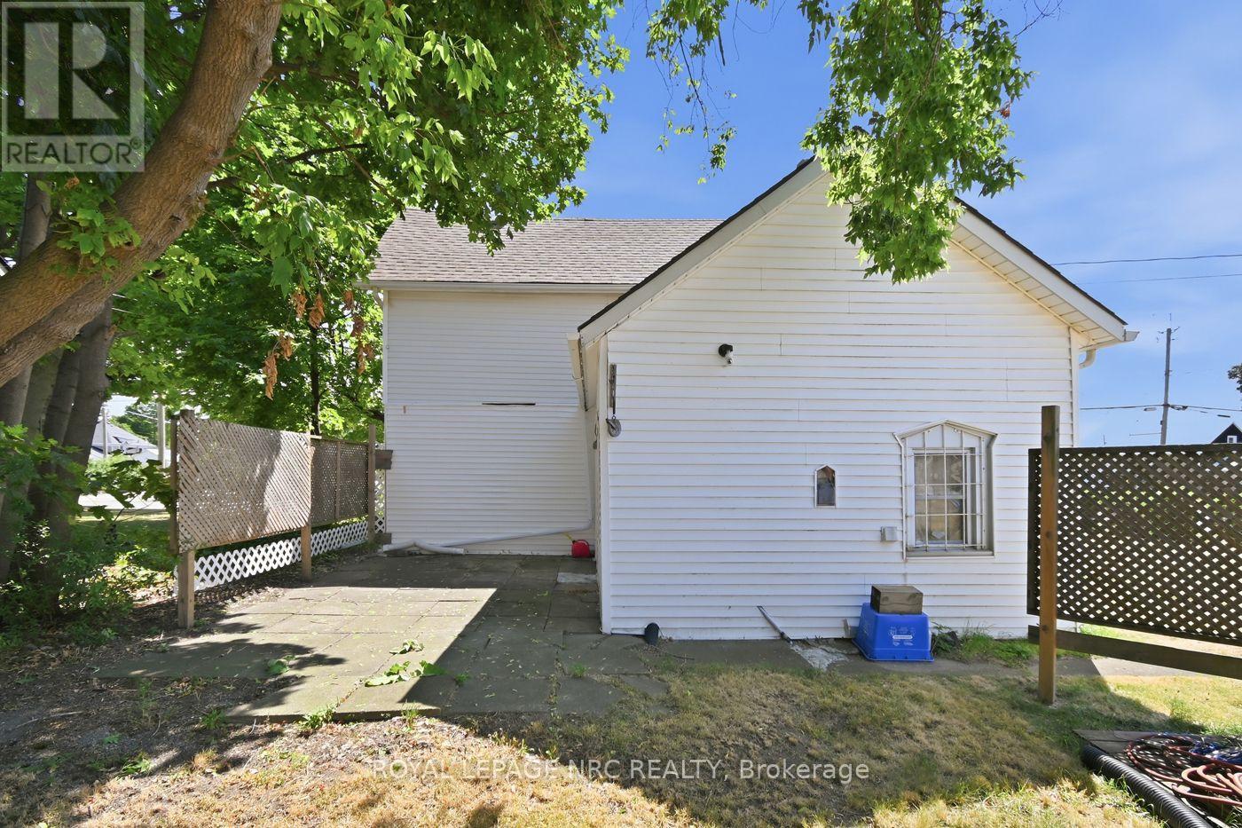 592 FIELDEN AVENUE - 38