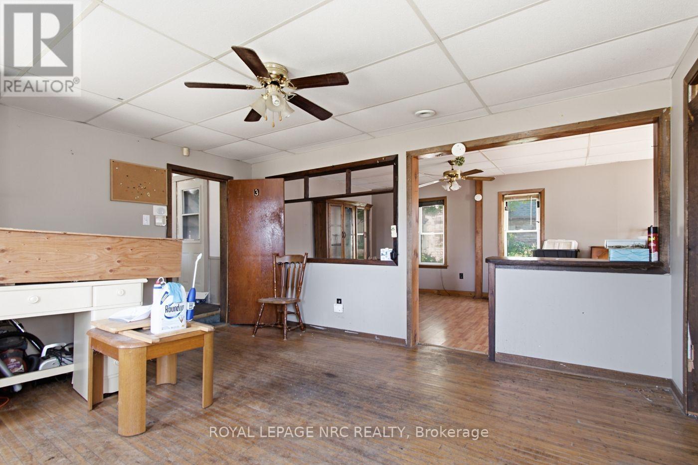 592 FIELDEN AVENUE - 4