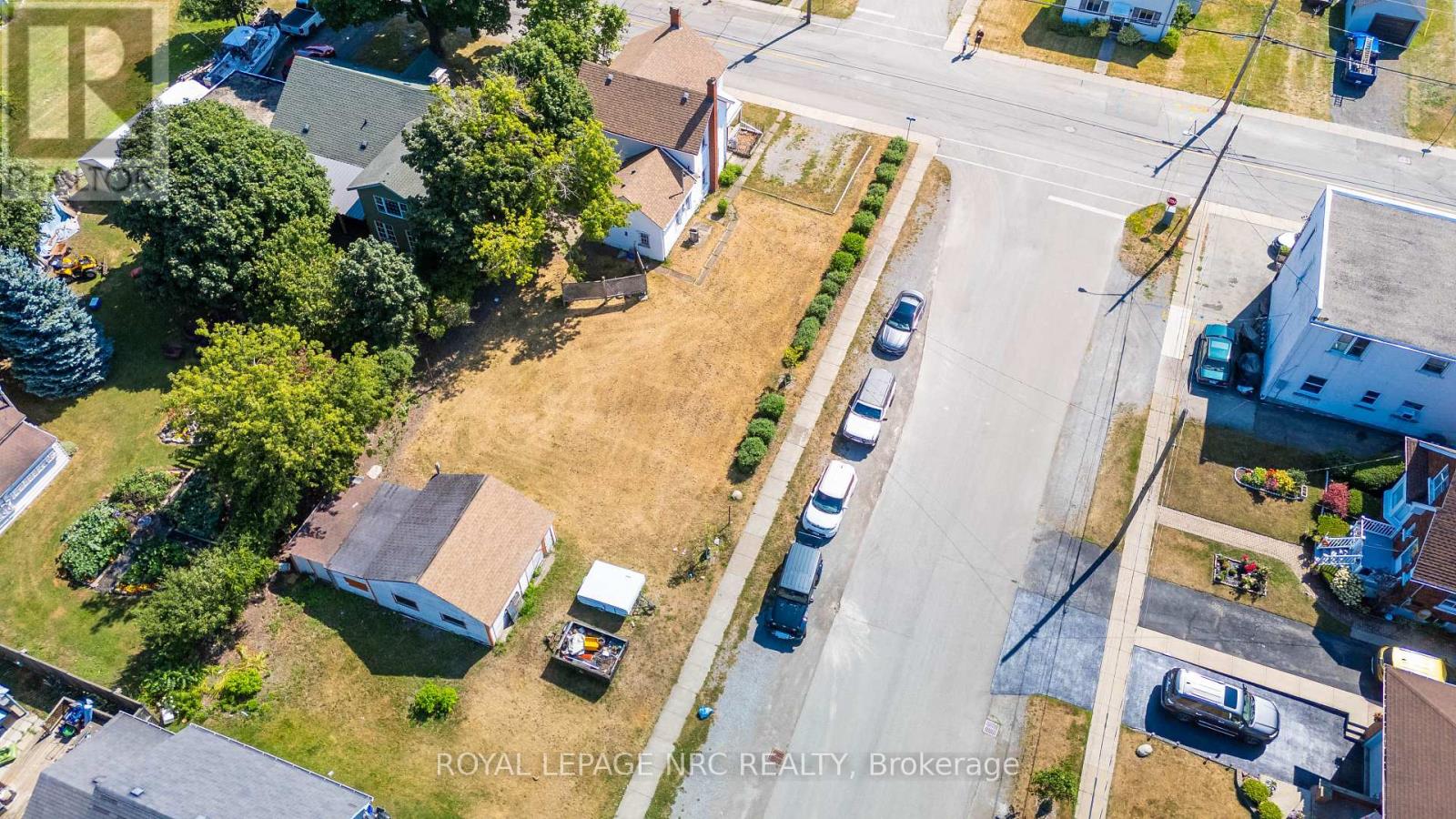 592 FIELDEN AVENUE - 43
