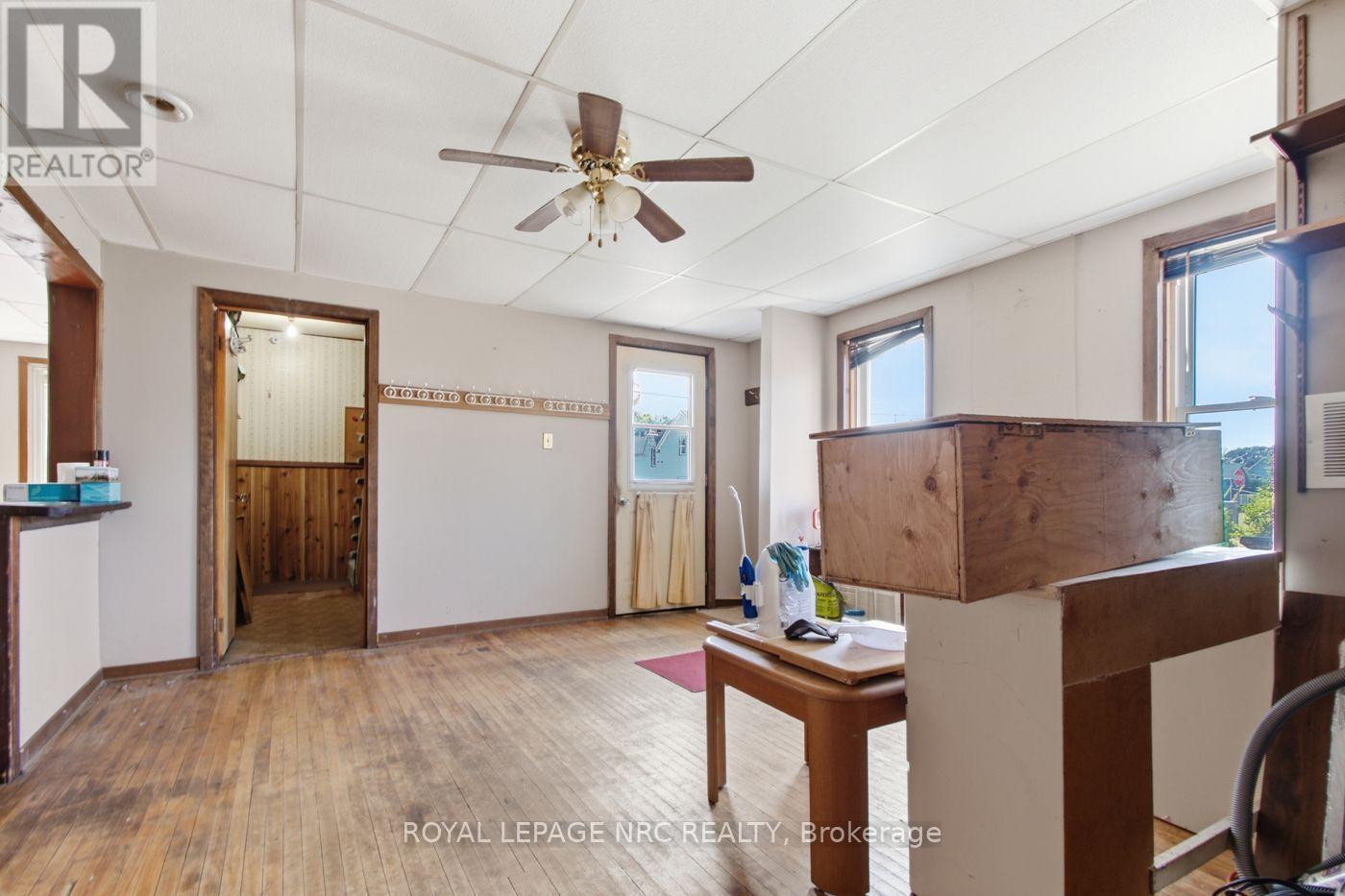 592 FIELDEN AVENUE - 5