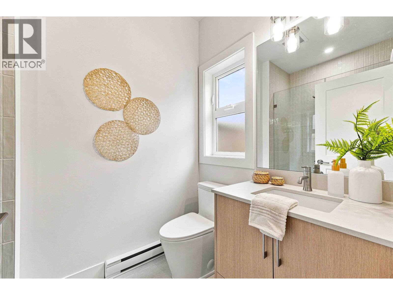 5841 48A Avenue, Ladner