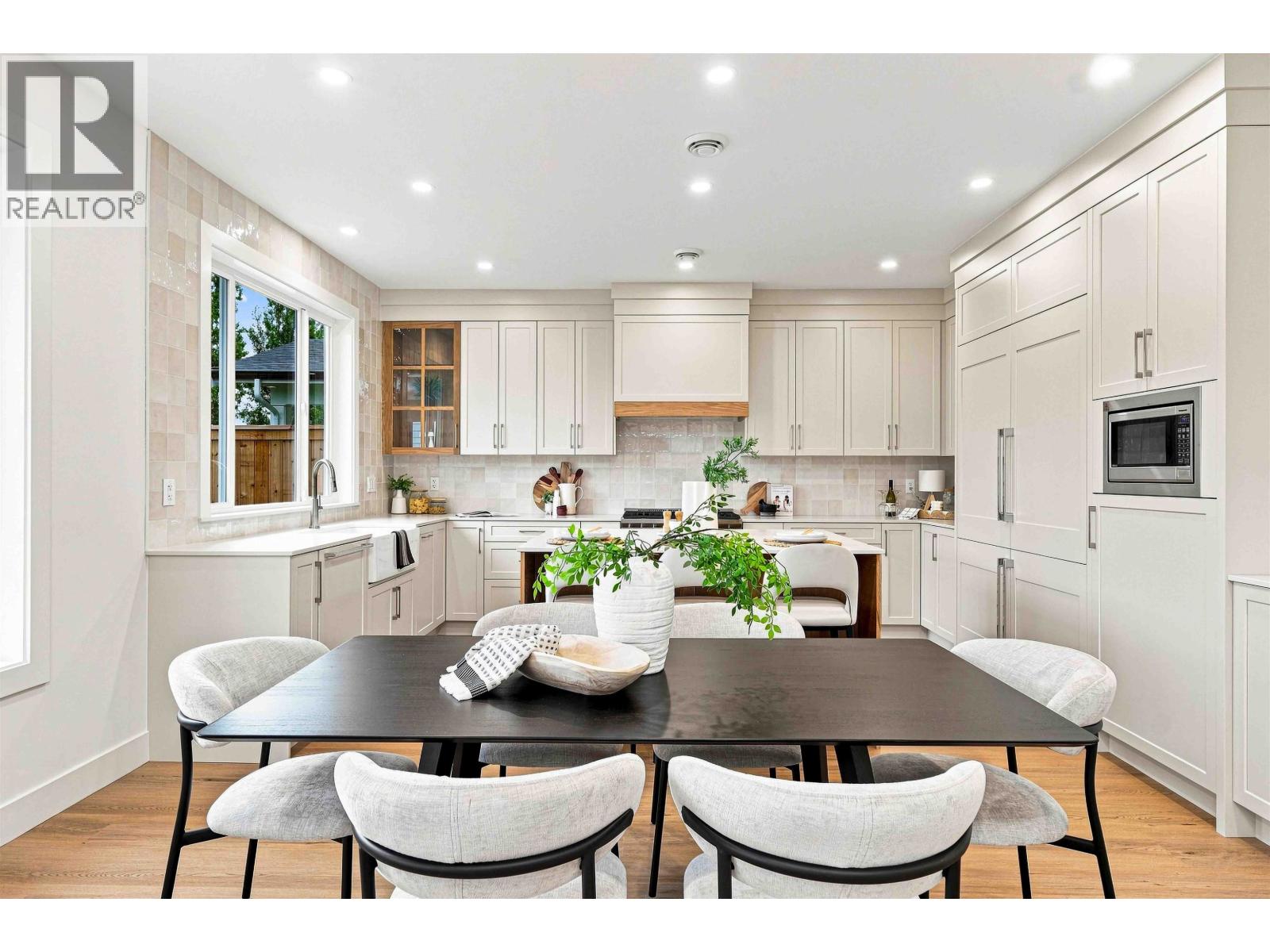 5841 48A Avenue, Ladner