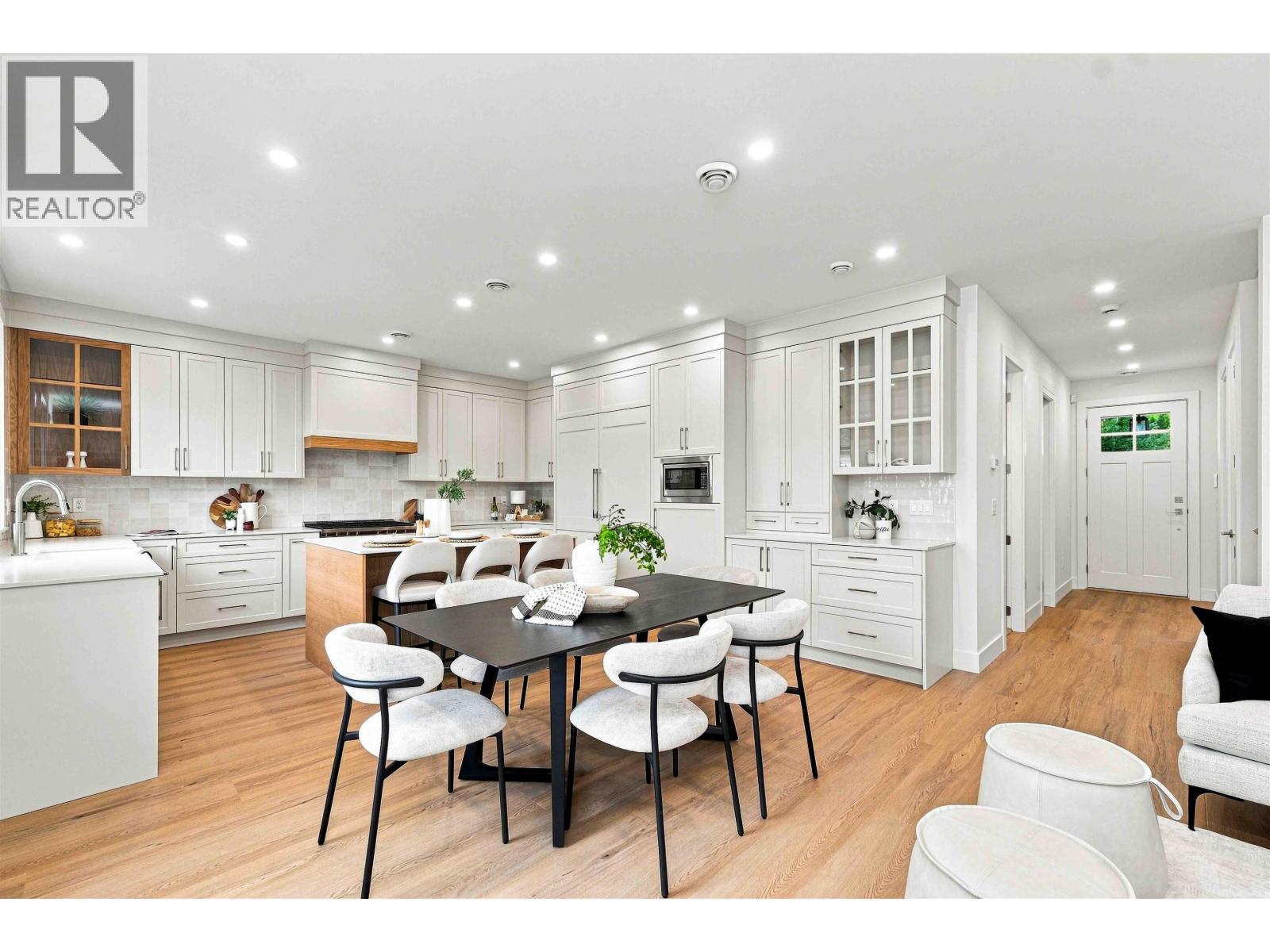 5841 48A Avenue, Ladner
