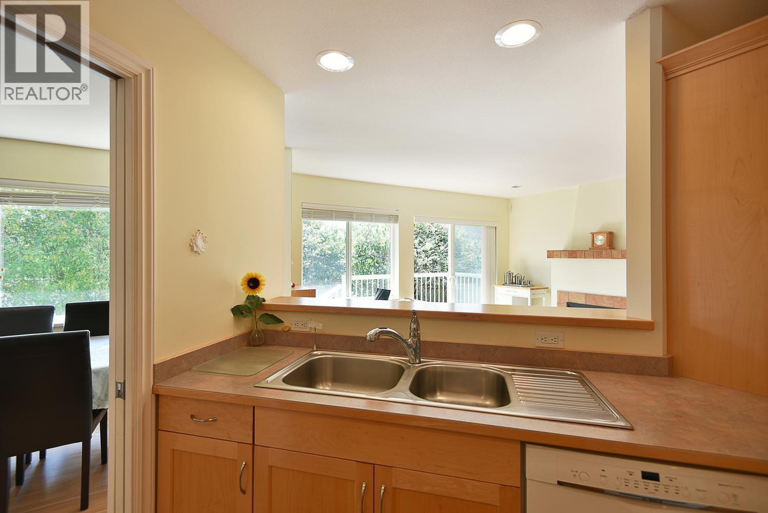 6317 SAMRON ROAD, Sechelt