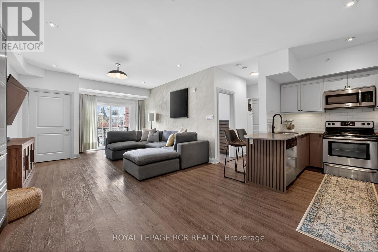 #105 5 GREENWICH STREET - 10