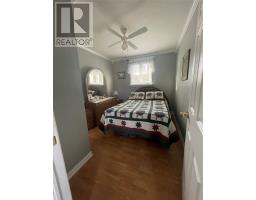 32 Main Road thumbnail 17