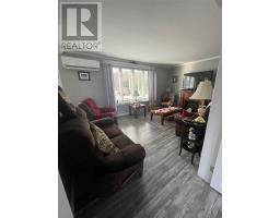 32 Main Road thumbnail 13