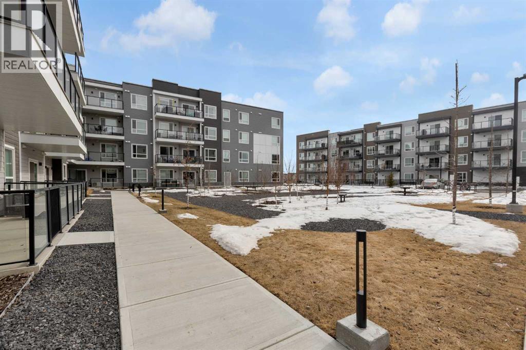 #2106 33 Carringham Gate NW - 28