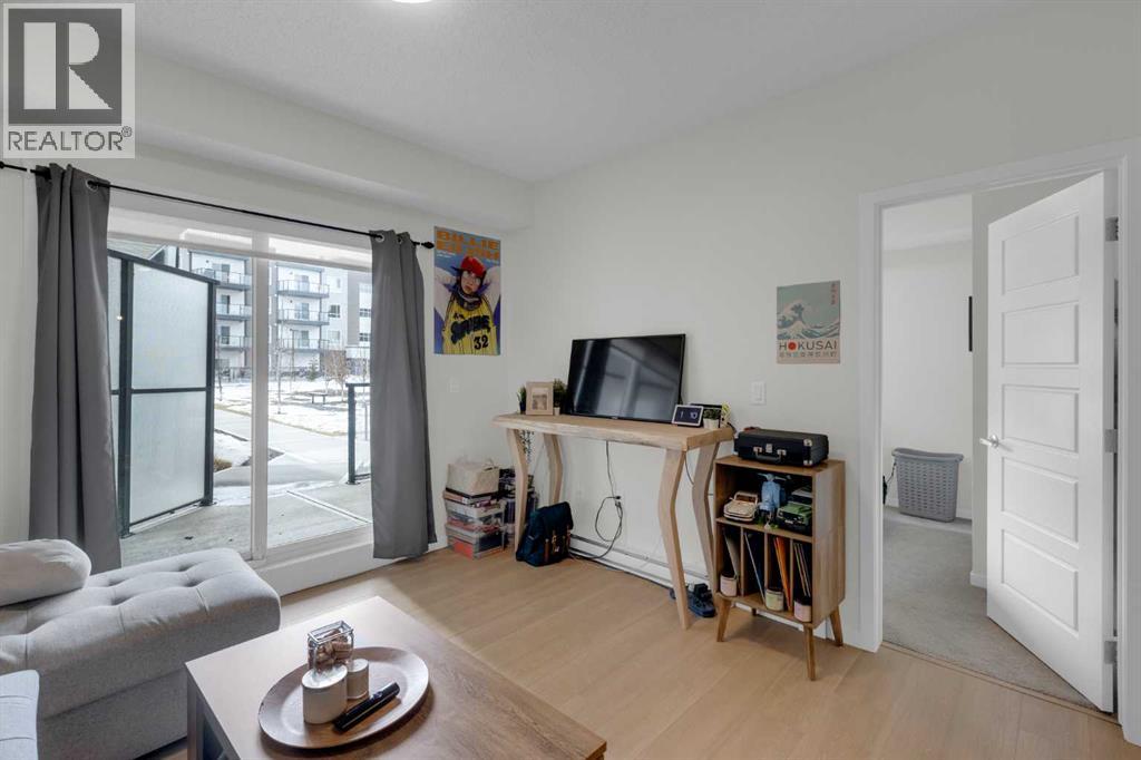 #2106 33 Carringham Gate NW - 17