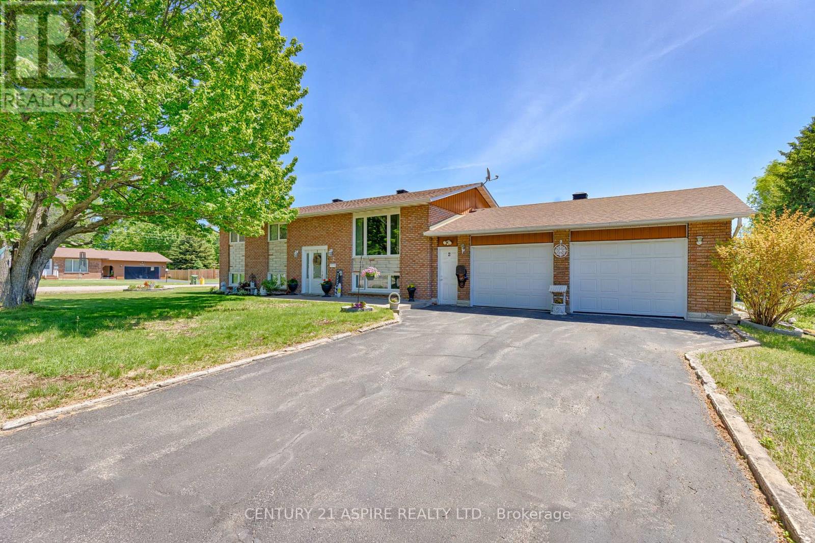 2 DORIS STREET, Petawawa — photo 3