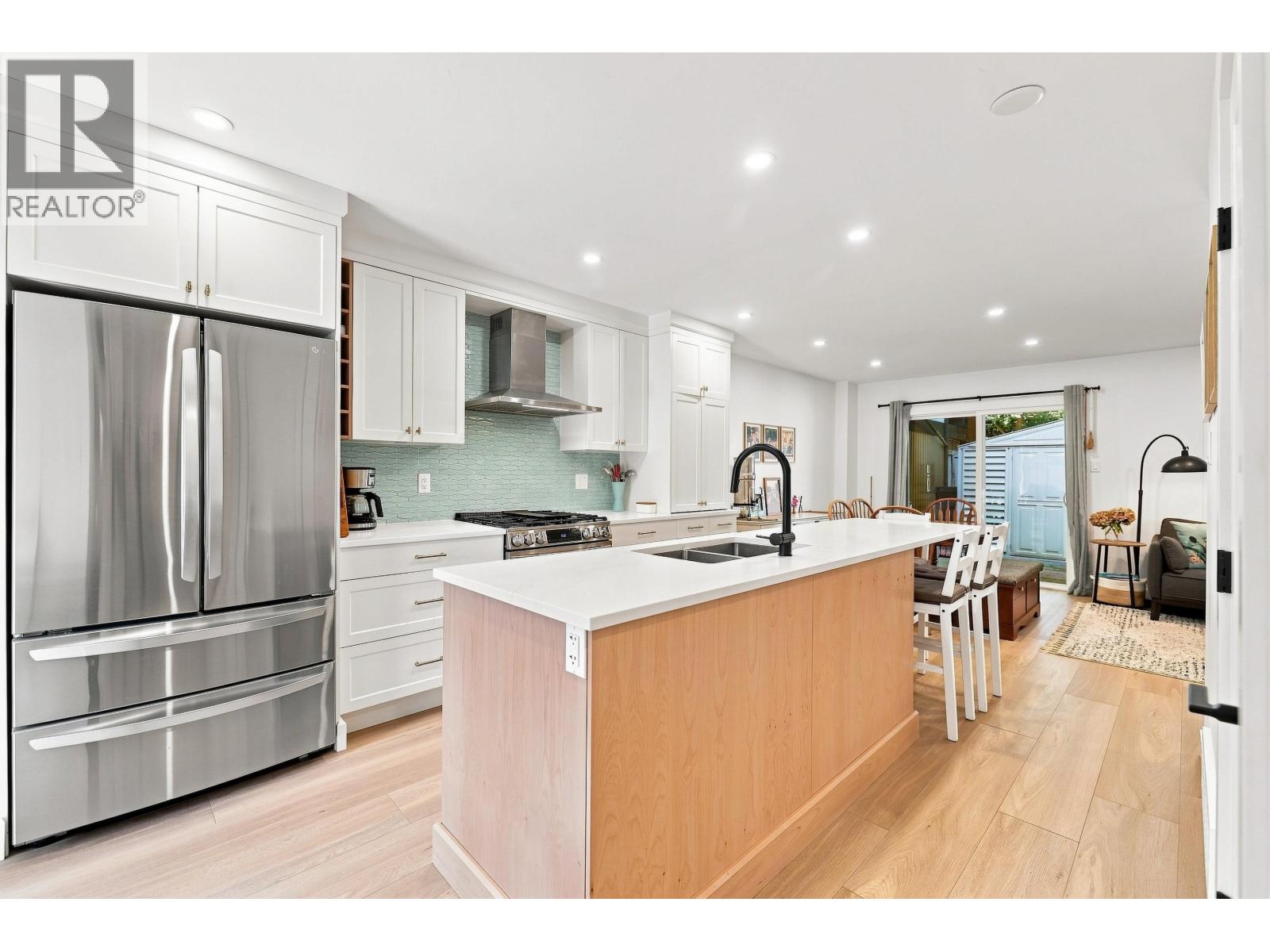 5 3046 COAST MERIDIAN ROAD