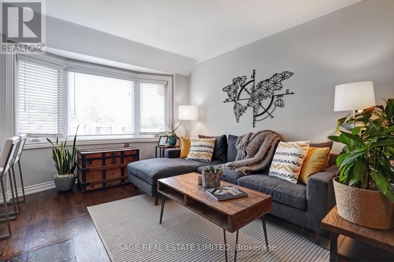 #301 60 KIPPENDAVIE AVENUE - 1