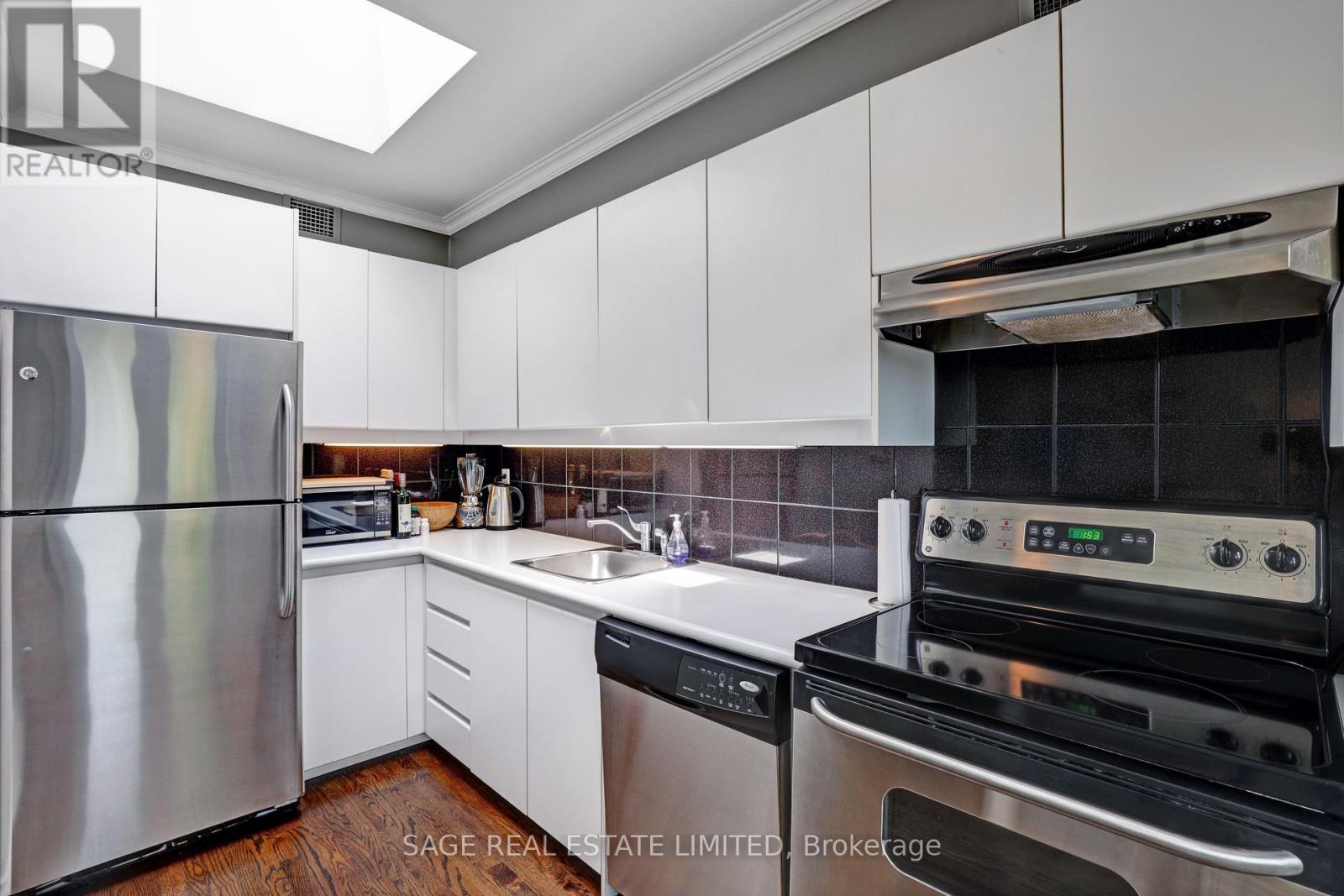#301 60 KIPPENDAVIE AVENUE - 14