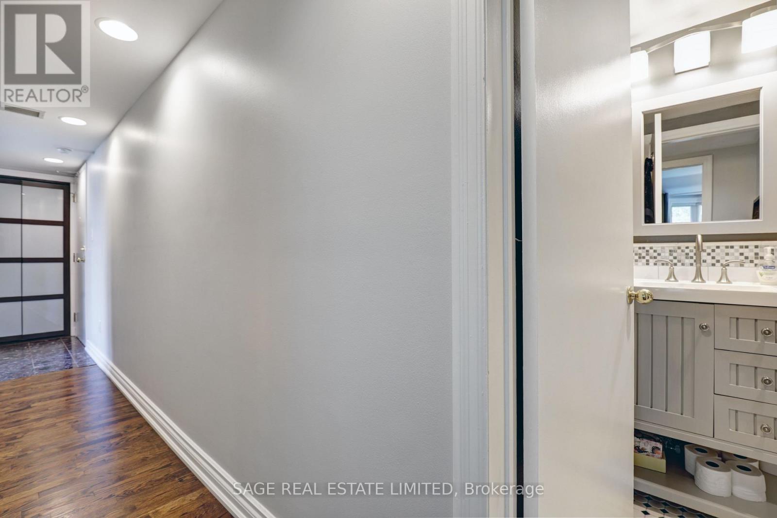 #301 60 KIPPENDAVIE AVENUE - 19