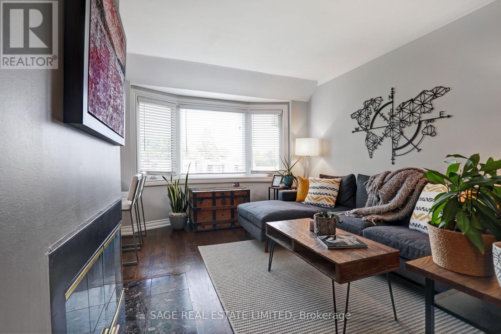 #301 60 KIPPENDAVIE AVENUE - 3