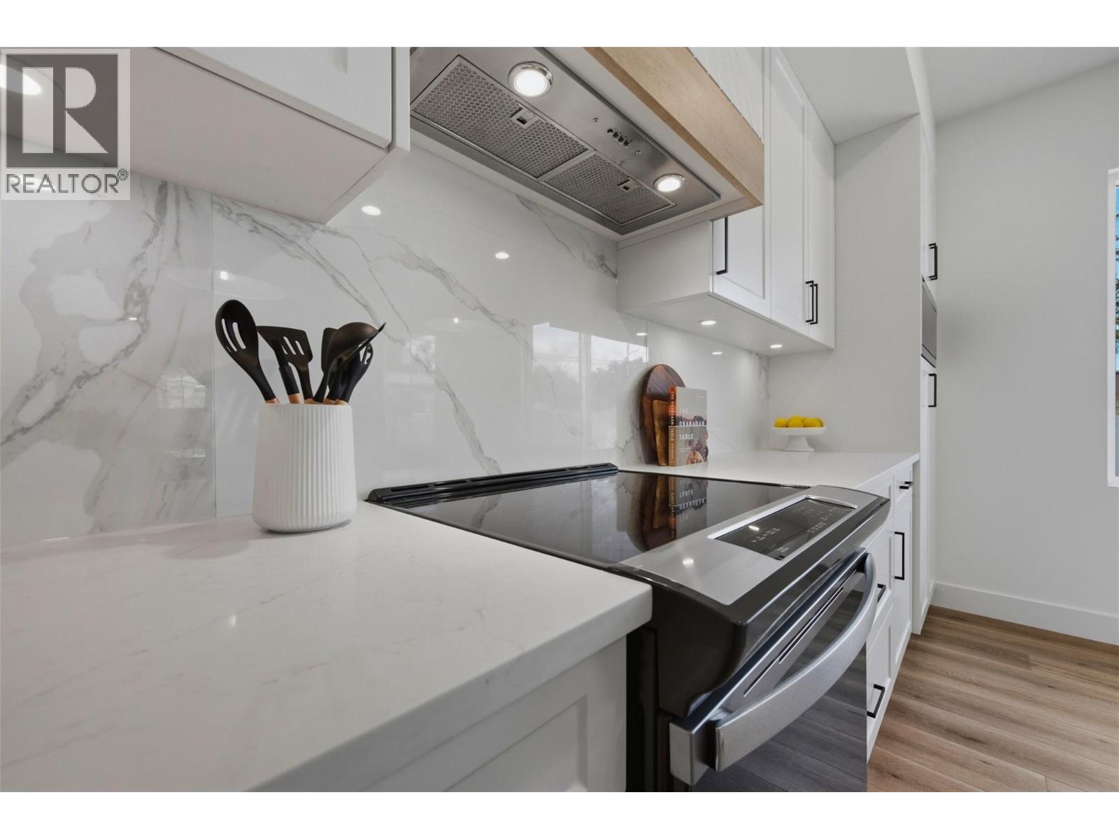 8 11565 Okanagan Centre Road East, Lake Country