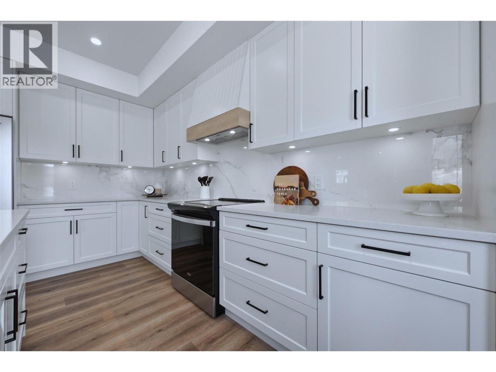 8 11565 Okanagan Centre Road East, Lake Country