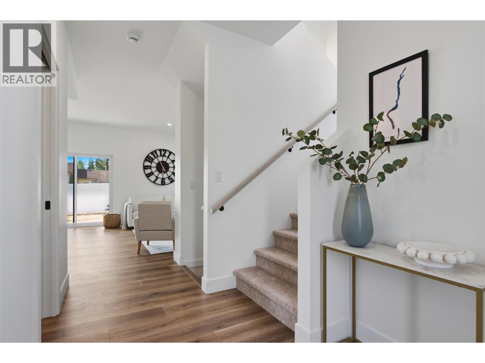 8 11565 Okanagan Centre Road East, Lake Country