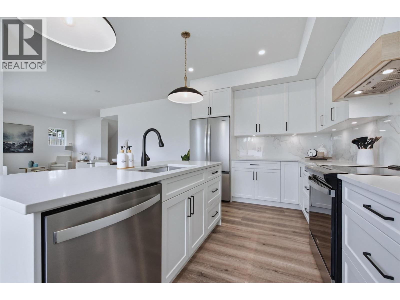 8 11565 Okanagan Centre Road East, Lake Country