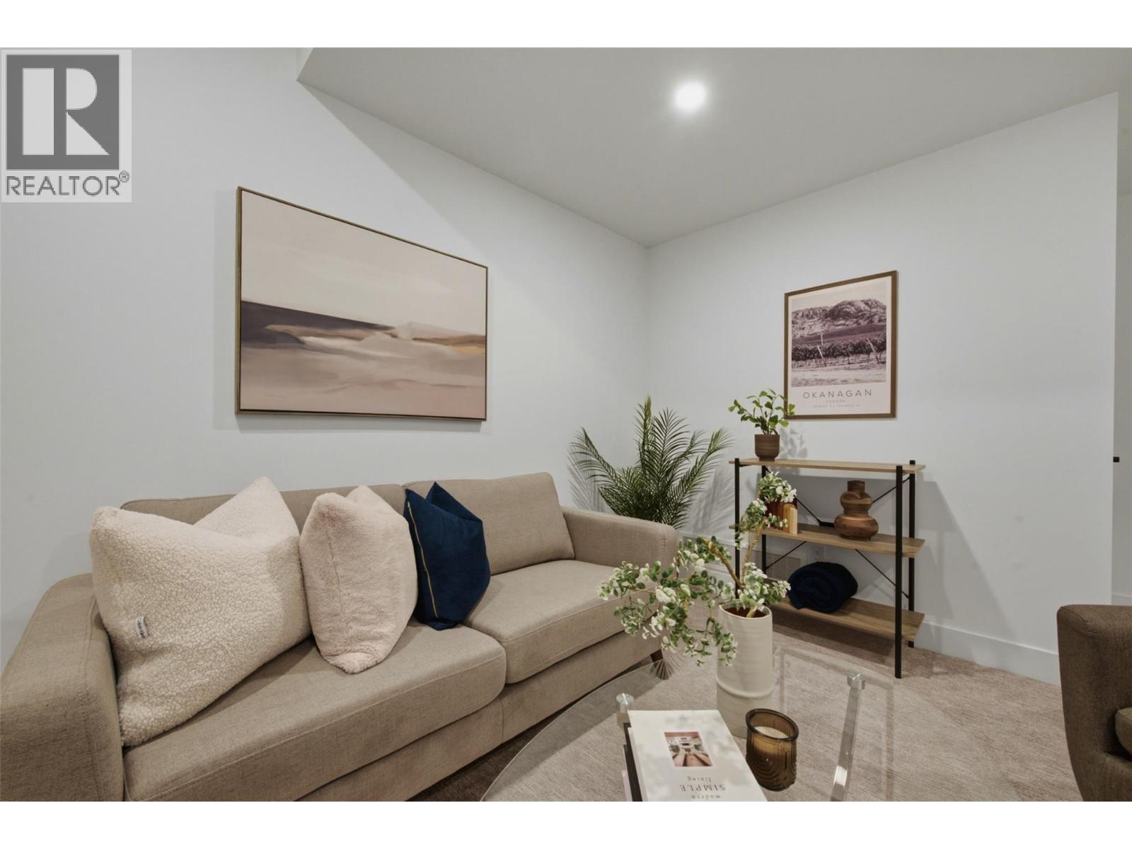 8 11565 Okanagan Centre Road East, Lake Country