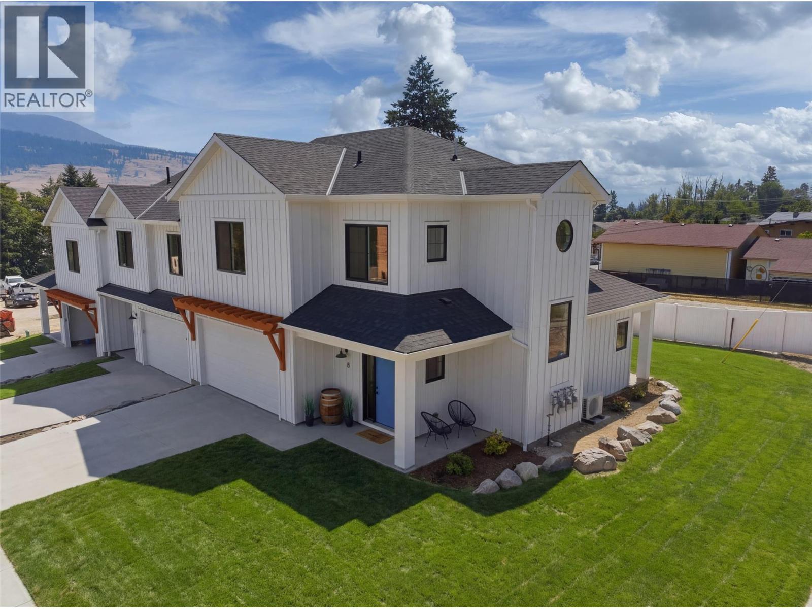 8 11565 Okanagan Centre Road East, Lake Country