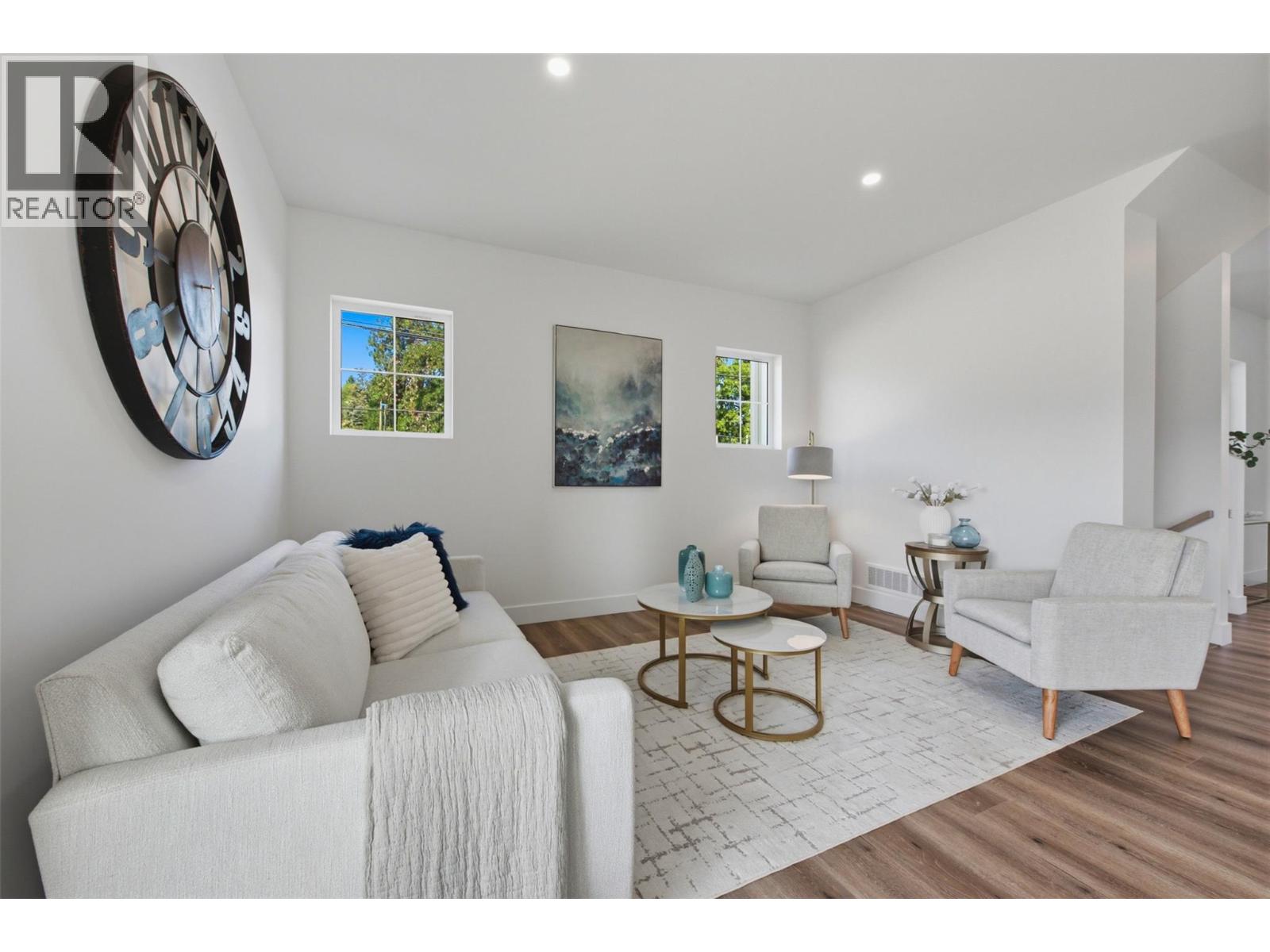8 11565 Okanagan Centre Road East, Lake Country