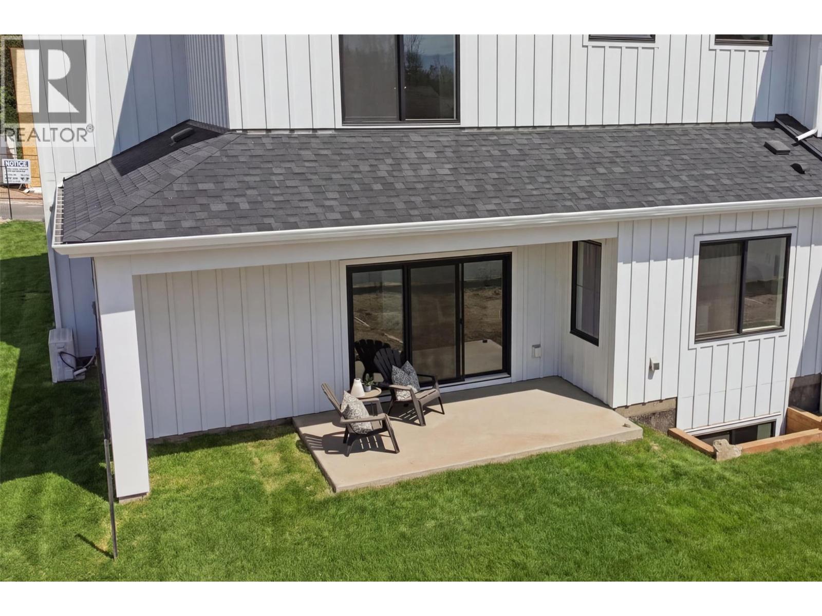 8 11565 Okanagan Centre Road East, Lake Country