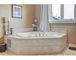 766 Rue Nobert, Gatineau, QC J8R3T2 Photo 41
