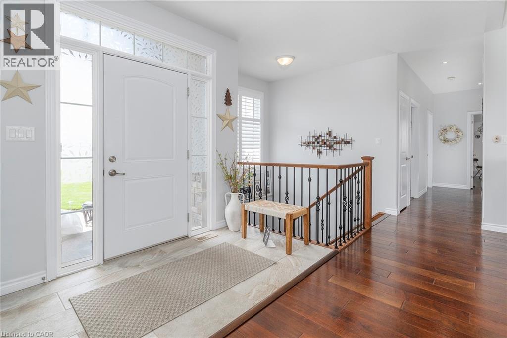 6 MACNEIL Court - 4