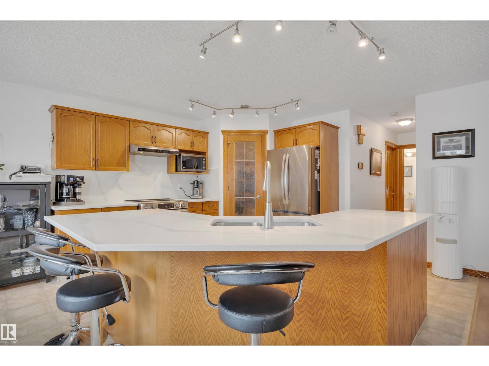 16512 87 ST NW - 9