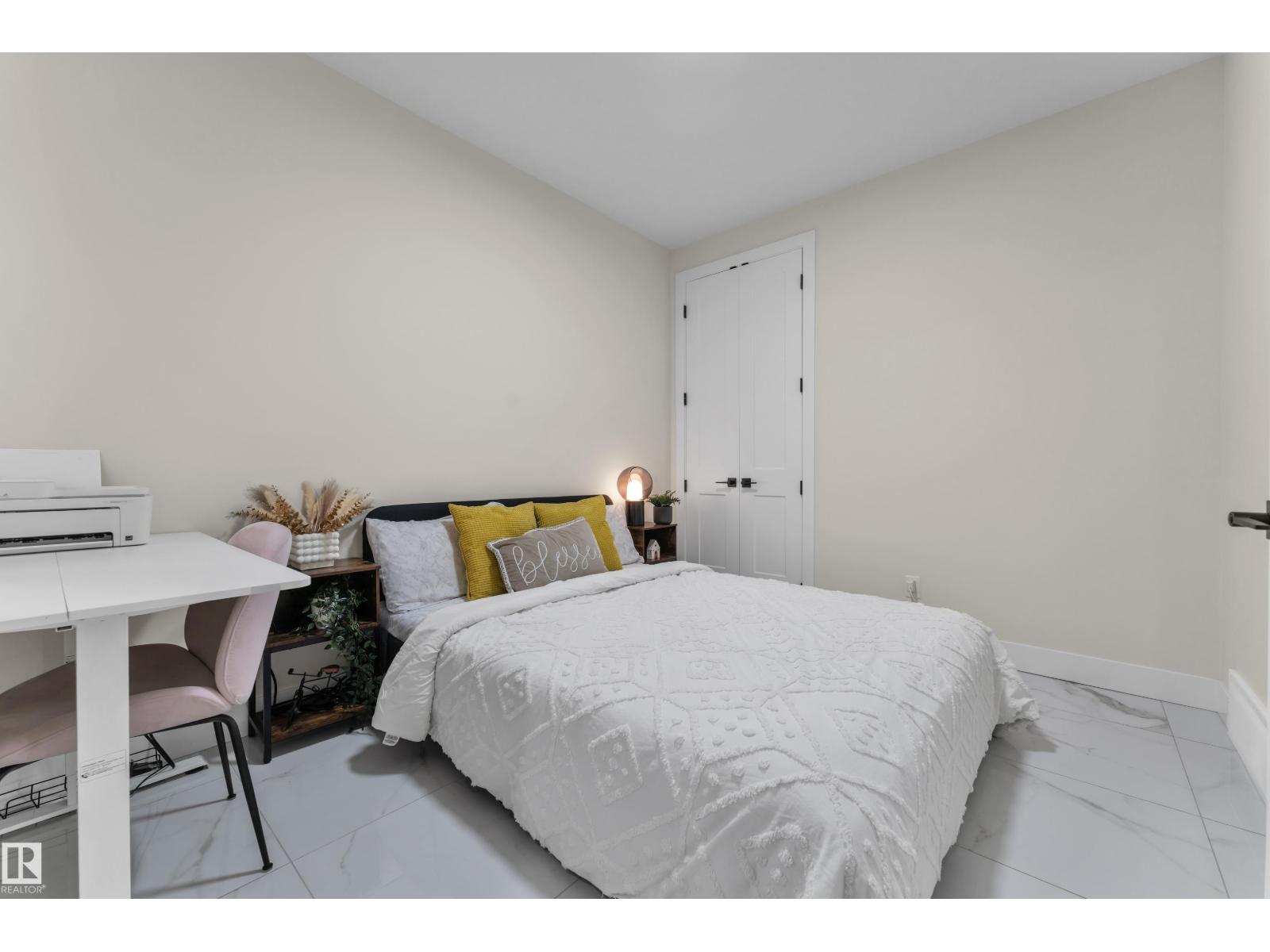 3924 41 AV - Image 10