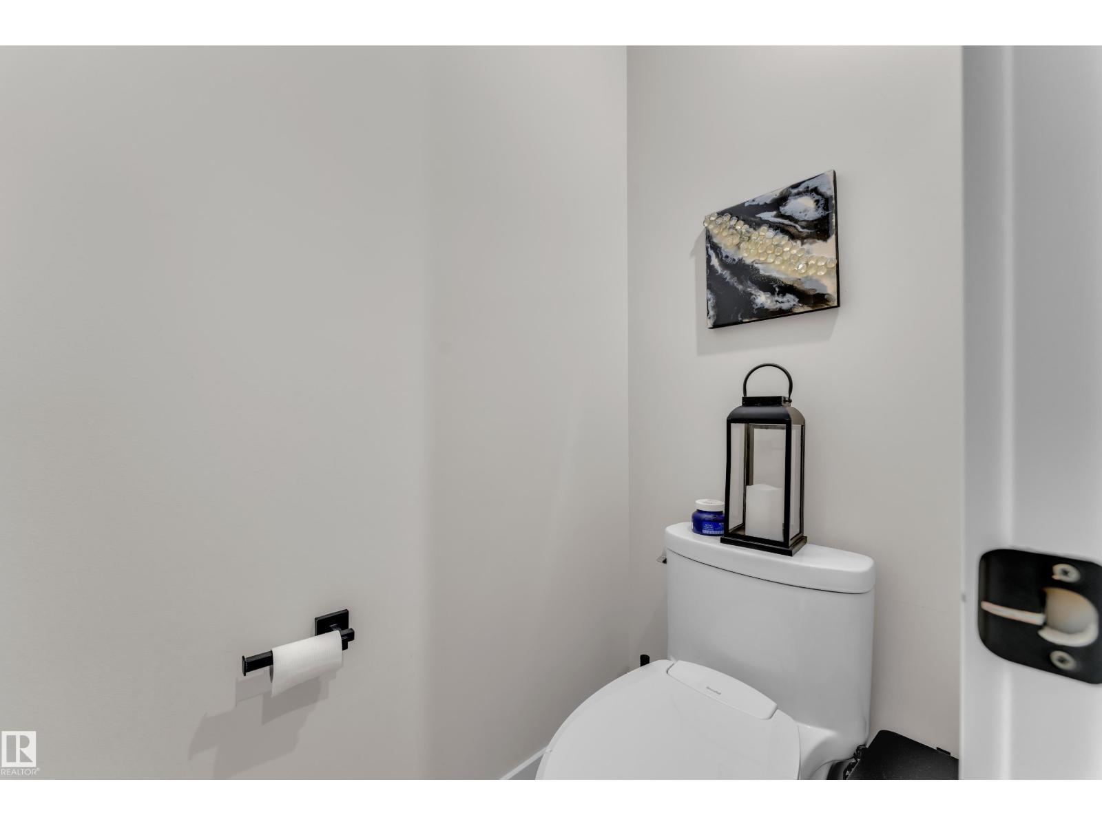 3924 41 AV - Image 33