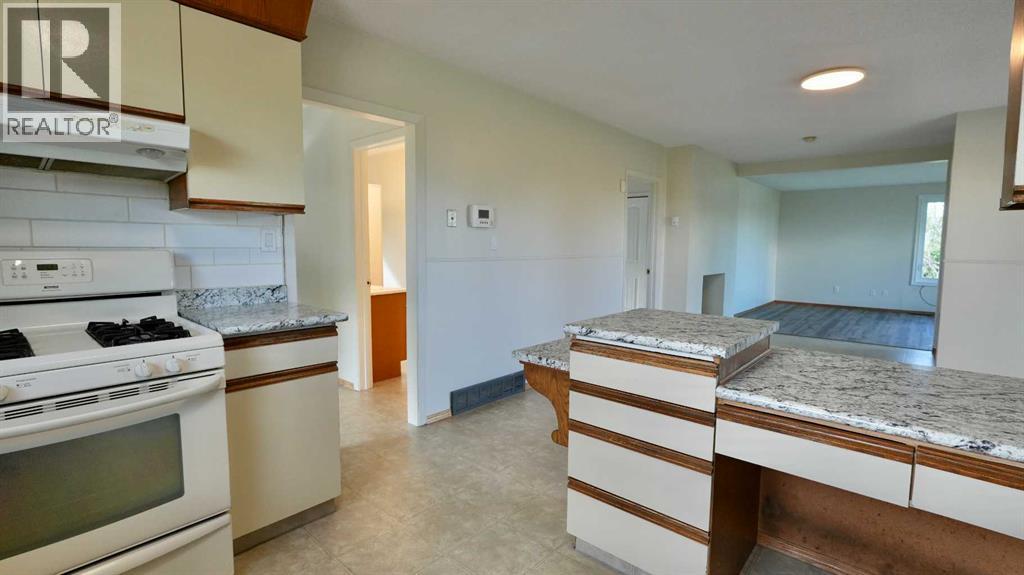 81574 Highway 744 - Image 22